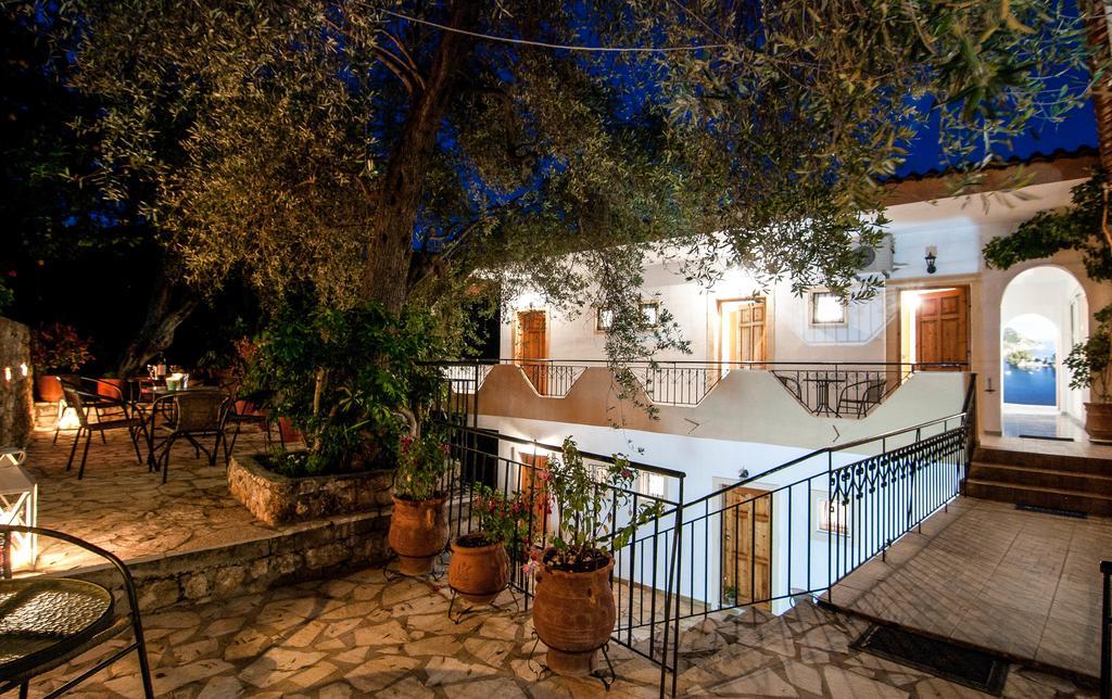Sarakiniko  Rizos Bay Sarakiniko酒店 外观 照片