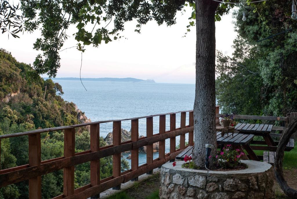 Sarakiniko  Rizos Bay Sarakiniko酒店 外观 照片