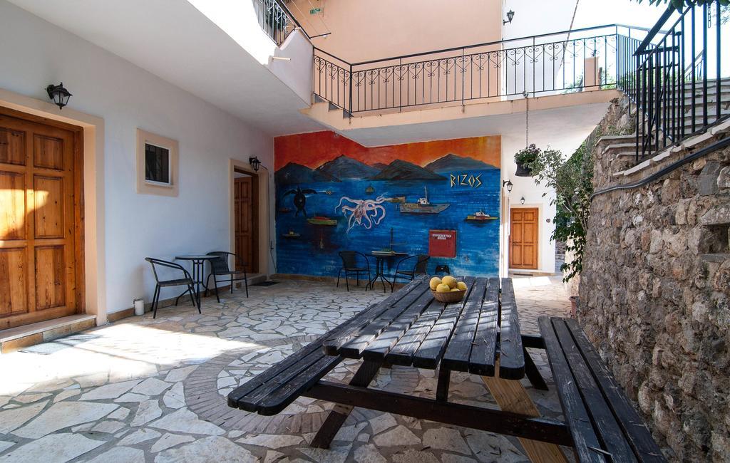 Sarakiniko  Rizos Bay Sarakiniko酒店 外观 照片