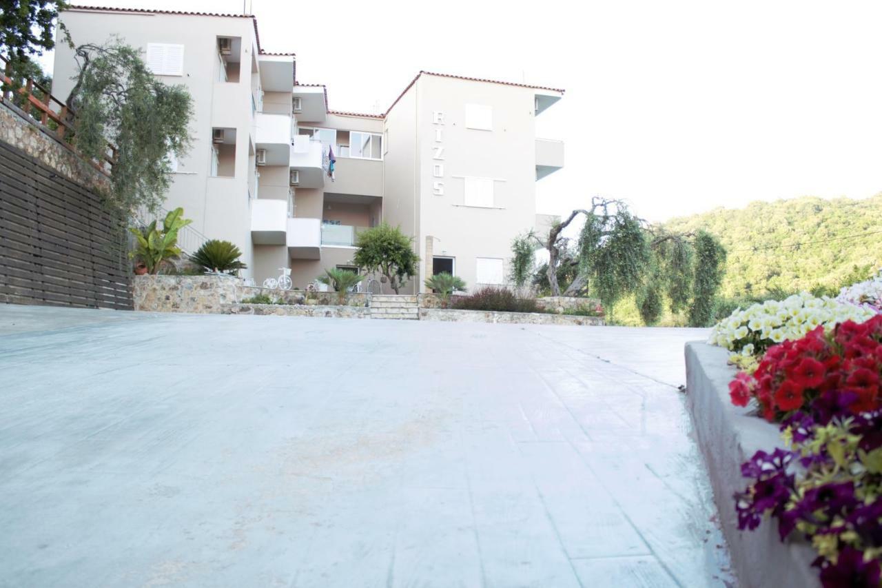 Sarakiniko  Rizos Bay Sarakiniko酒店 外观 照片